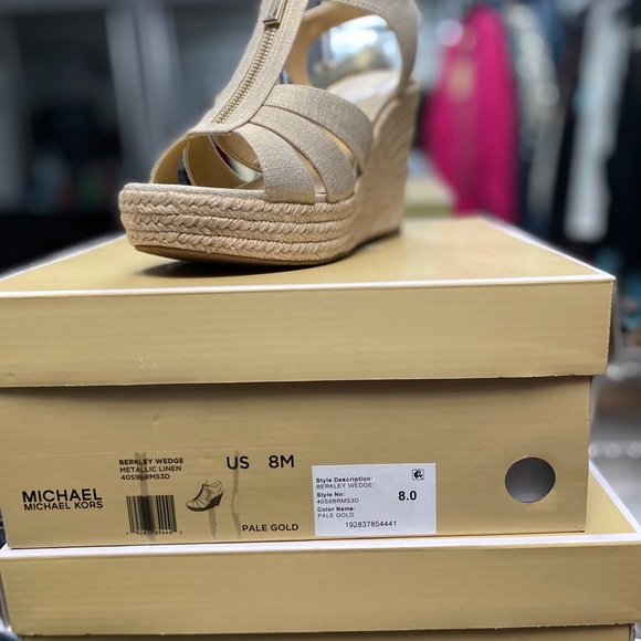 Michael Kors - Picture 2 of 4